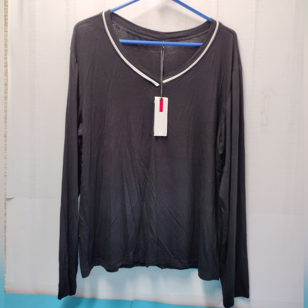 NWT Gnuug Women's V-Neck Long Sleeve Pullover Top Tee 2XL